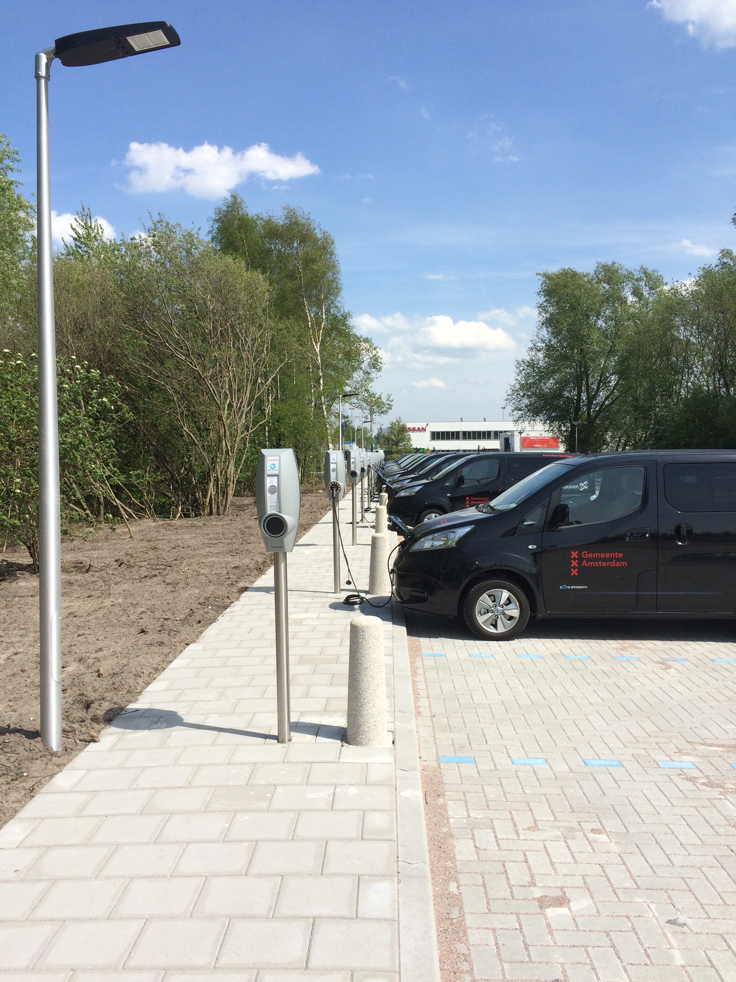 B&B VERZORGDE (TURN-KEY) COMPLETE “LAAD-/ PARKEERPLAATS” BIJ NISSAN