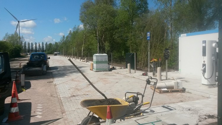 NISSAN parkeerplaats aanleg