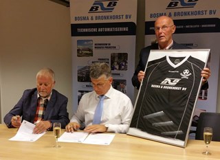 Bosma & Bronkhorst sponsort ZAANLANDIA tekenen sponsorcontract