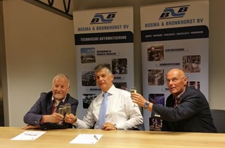 Bosma & Bronkhorst sponsort ZAANLANDIA tekenen sponsorcontract